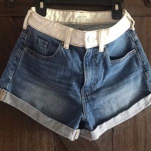 PacSun Mom Shorts Denim with white band size 23